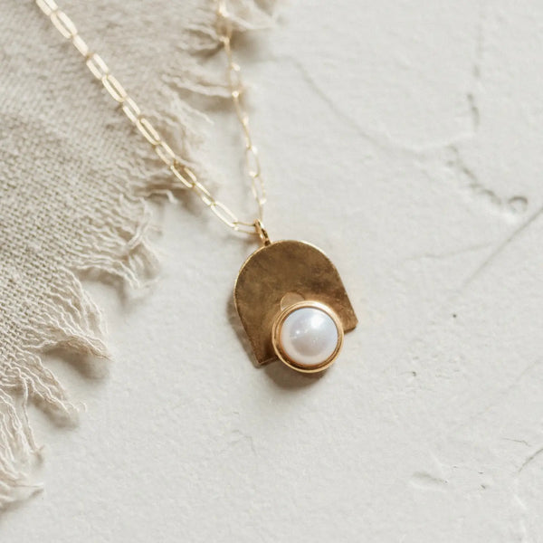 Bali Necklace: Pearl
