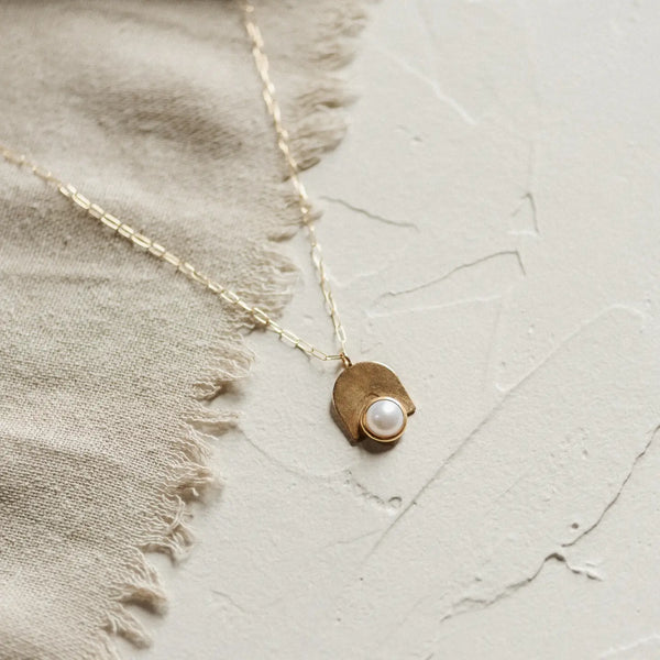Bali Necklace: Pearl