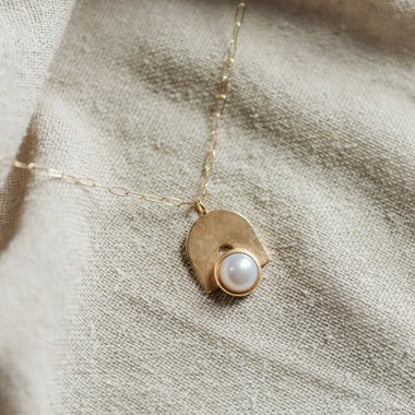 Bali Necklace: Pearl