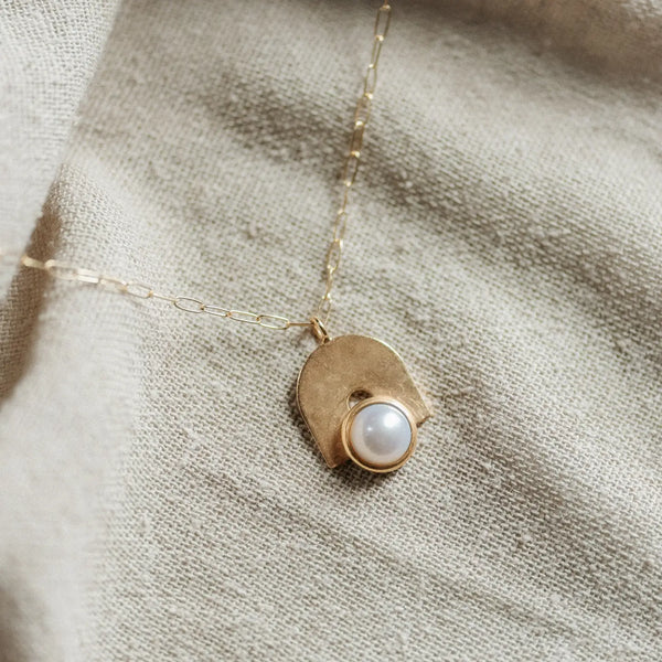 Bali Necklace: Pearl