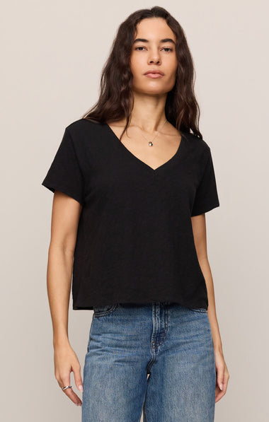 Nomad V Neck Tee: Black