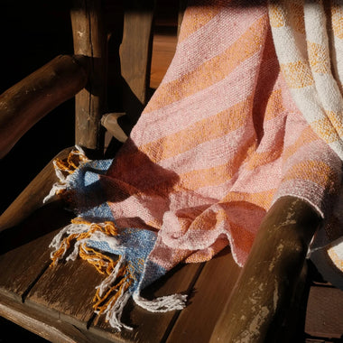 Suave Miel Blanket Roll