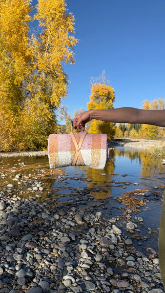 Suave Miel Blanket Roll