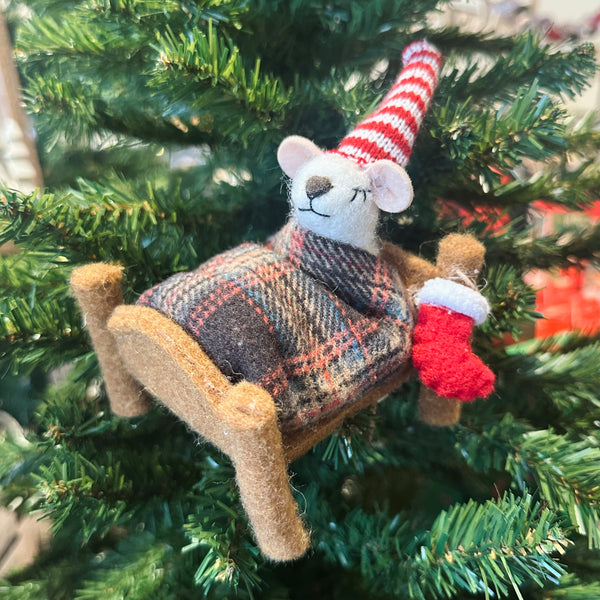 Felt Mouse in Bed Ornament