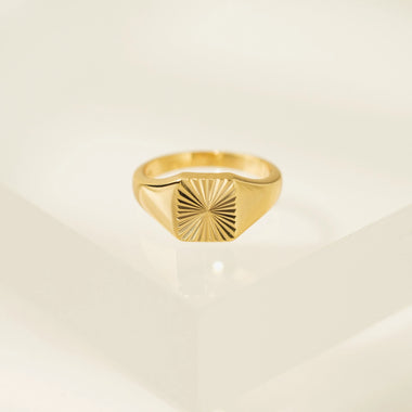 Fluted Signet Ring