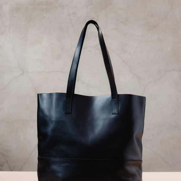 Mamuye Classic Tote: Black