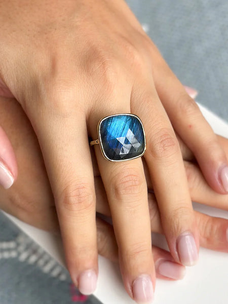 Monterey Ring: Labradorite