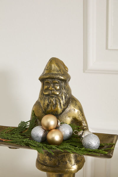 Saint Nick Dish Stand
