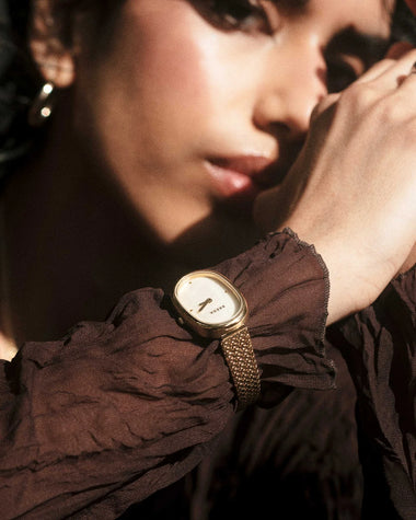 Jane Tethered Champagne